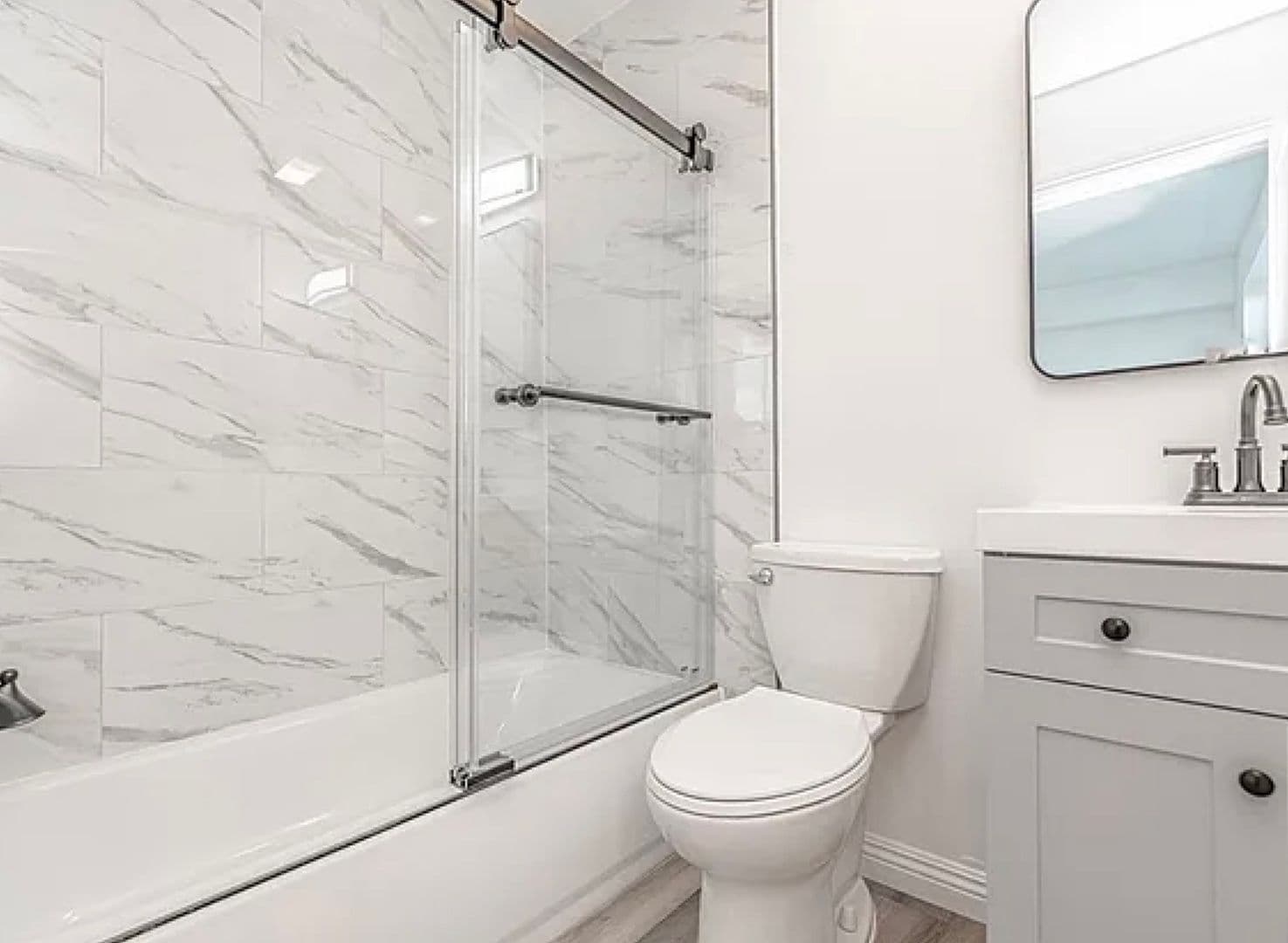 Los Angeles Apartment: 3653 Halldale Ave