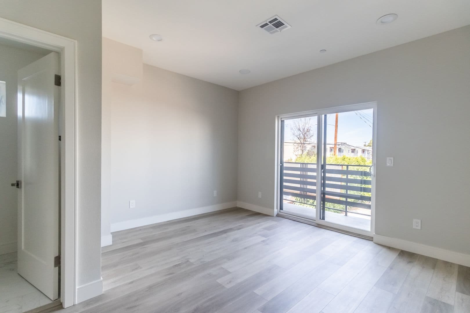 North Hollywood Townhome: 5132 Riverton Ave