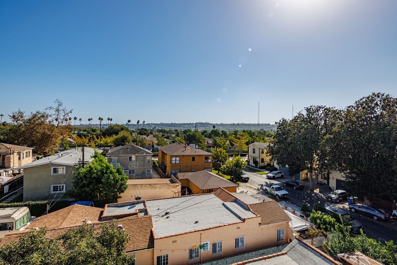 Los Angeles Apartment: 3442 West Blvd