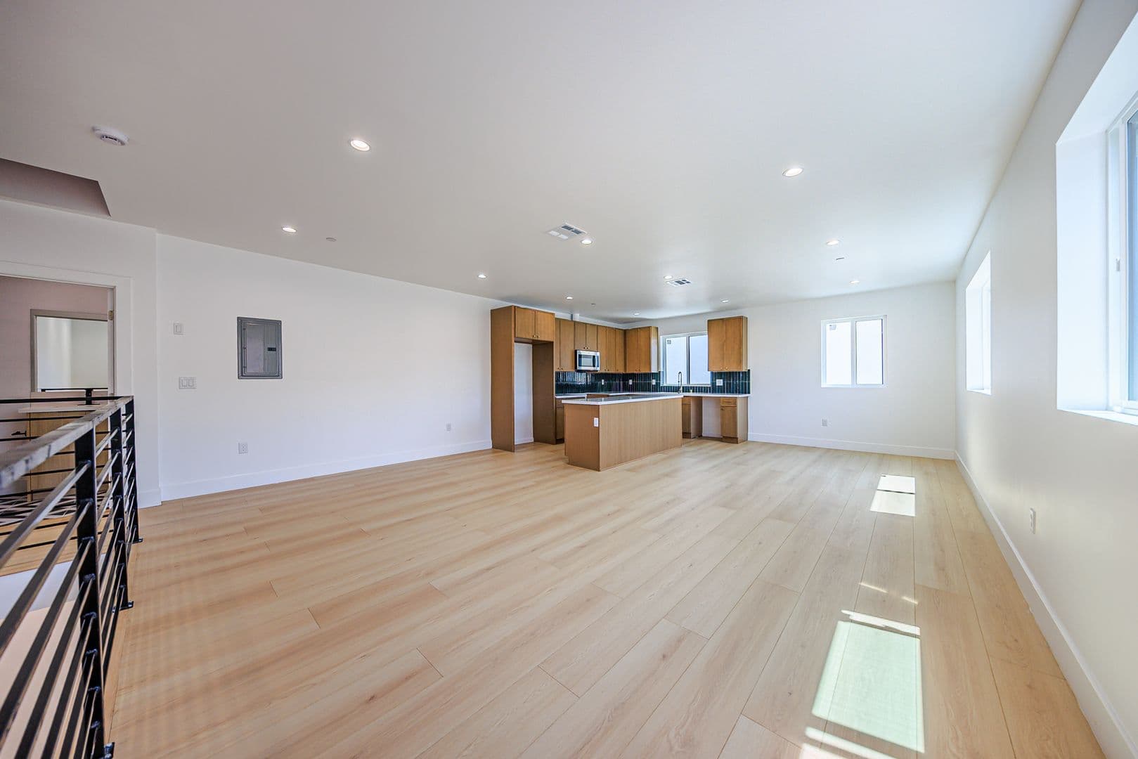 Los Angeles Apartment: 1259 S. Longwood Ave