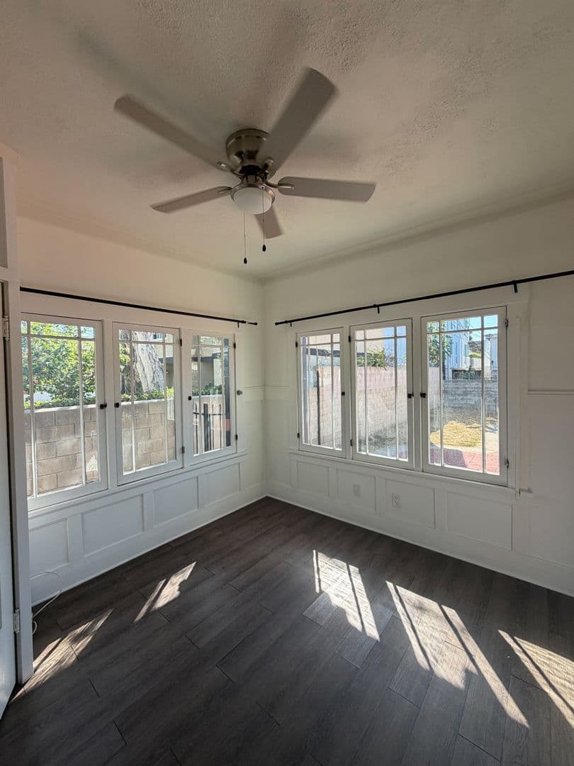 Los Angeles Apartment: 1112 Browning Blvd