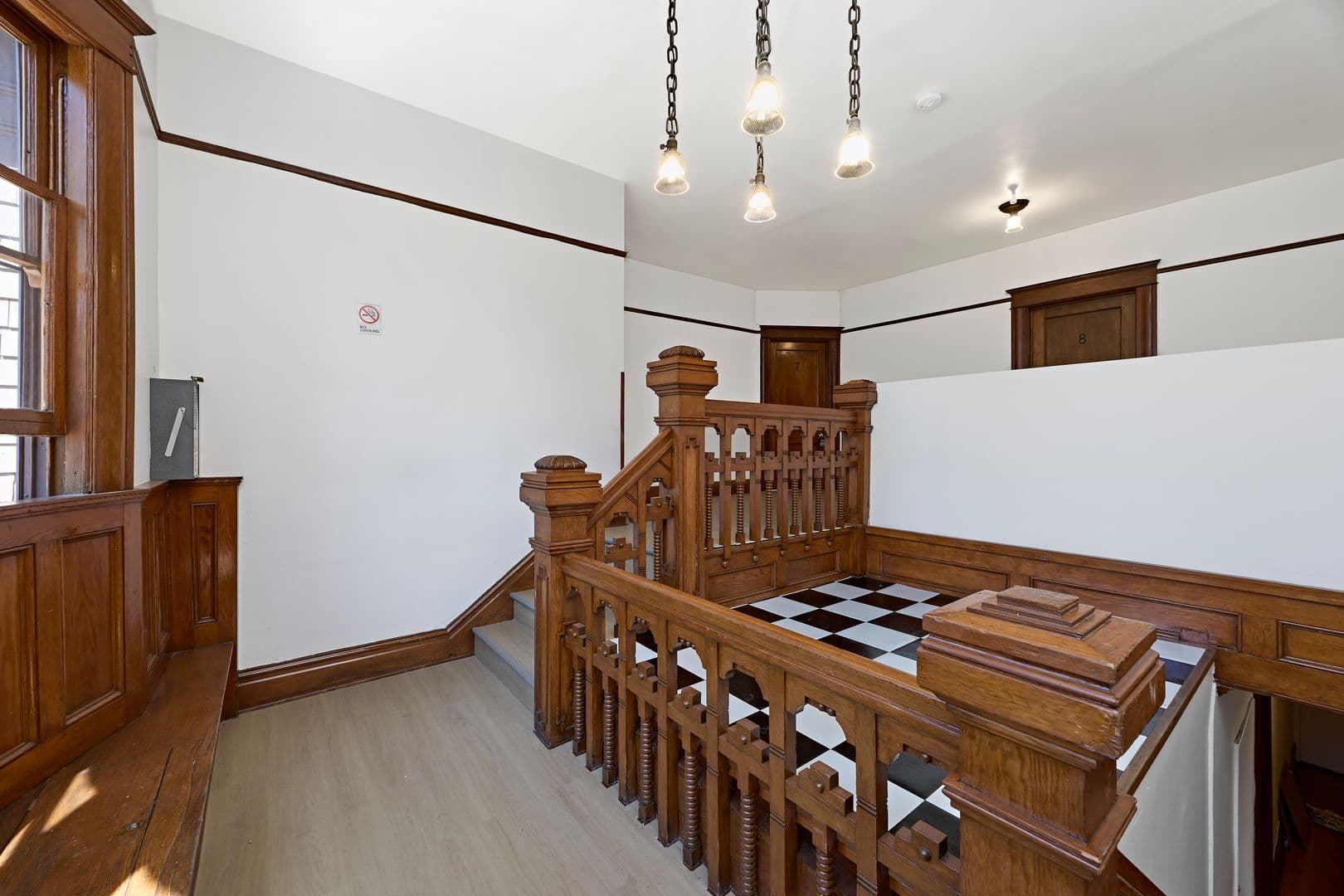 Los Angeles Apartment: 2703 Raymond Ave
