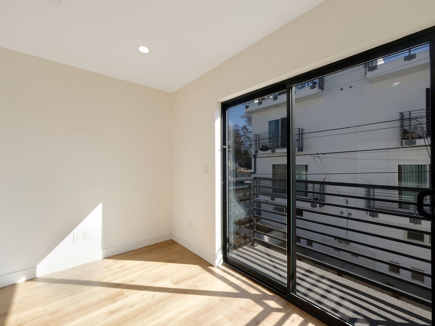 Los Angeles Apartment: 1856 S. Redondo Blvd
