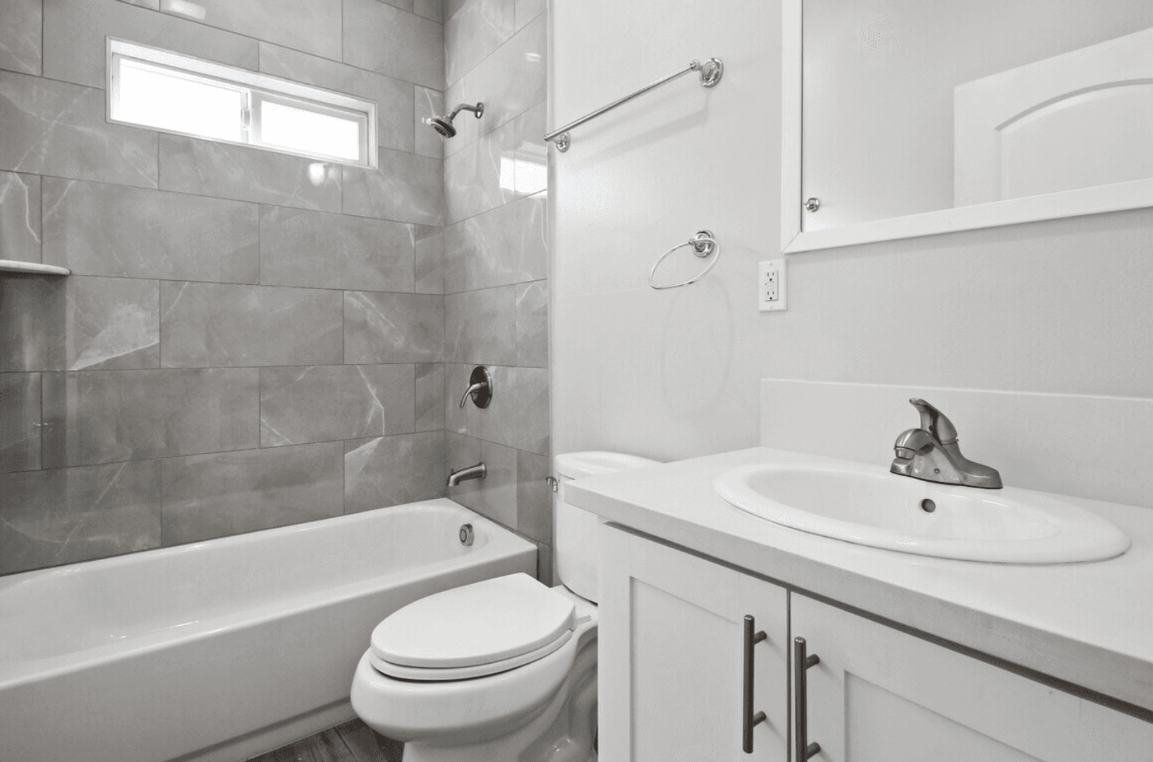 North Hollywood Apartment: 6841 Radford Ave