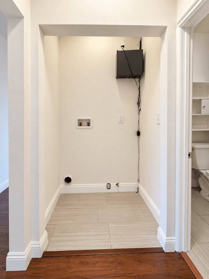 Los Angeles House: 783 E 47th St