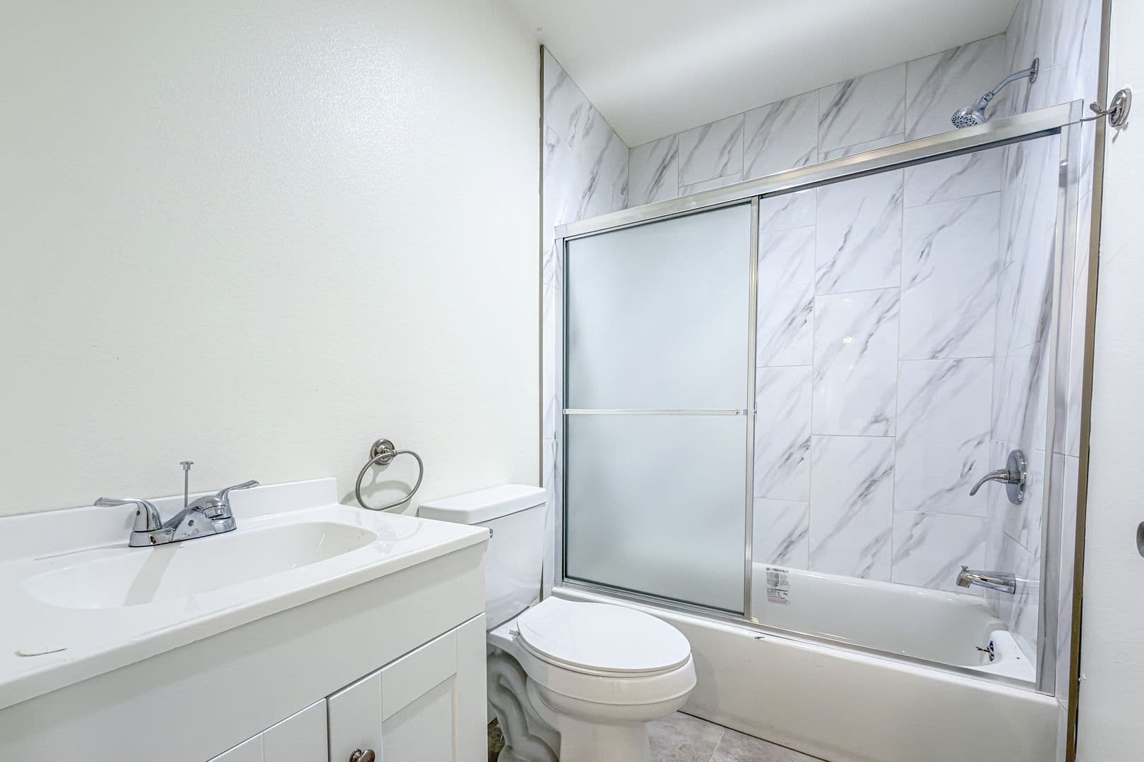 Los Angeles Apartment: 732 E 52nd St