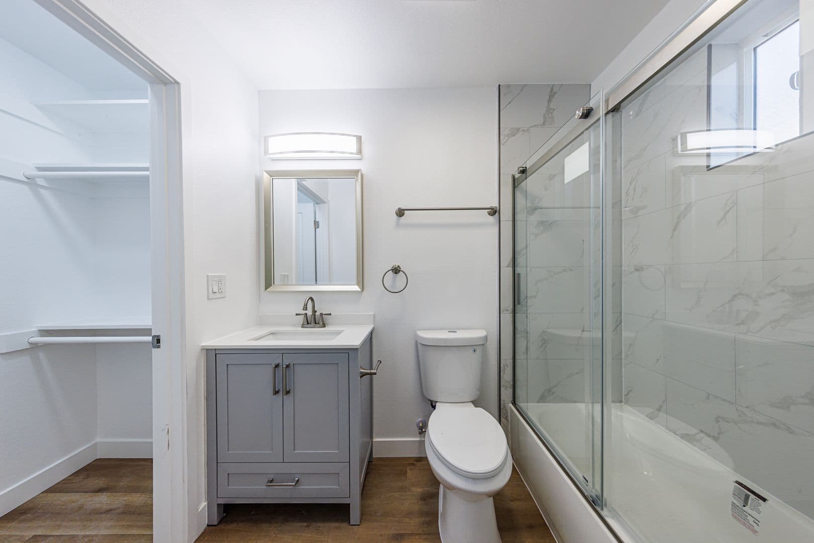 Los Angeles Townhome: 5327 Geer St