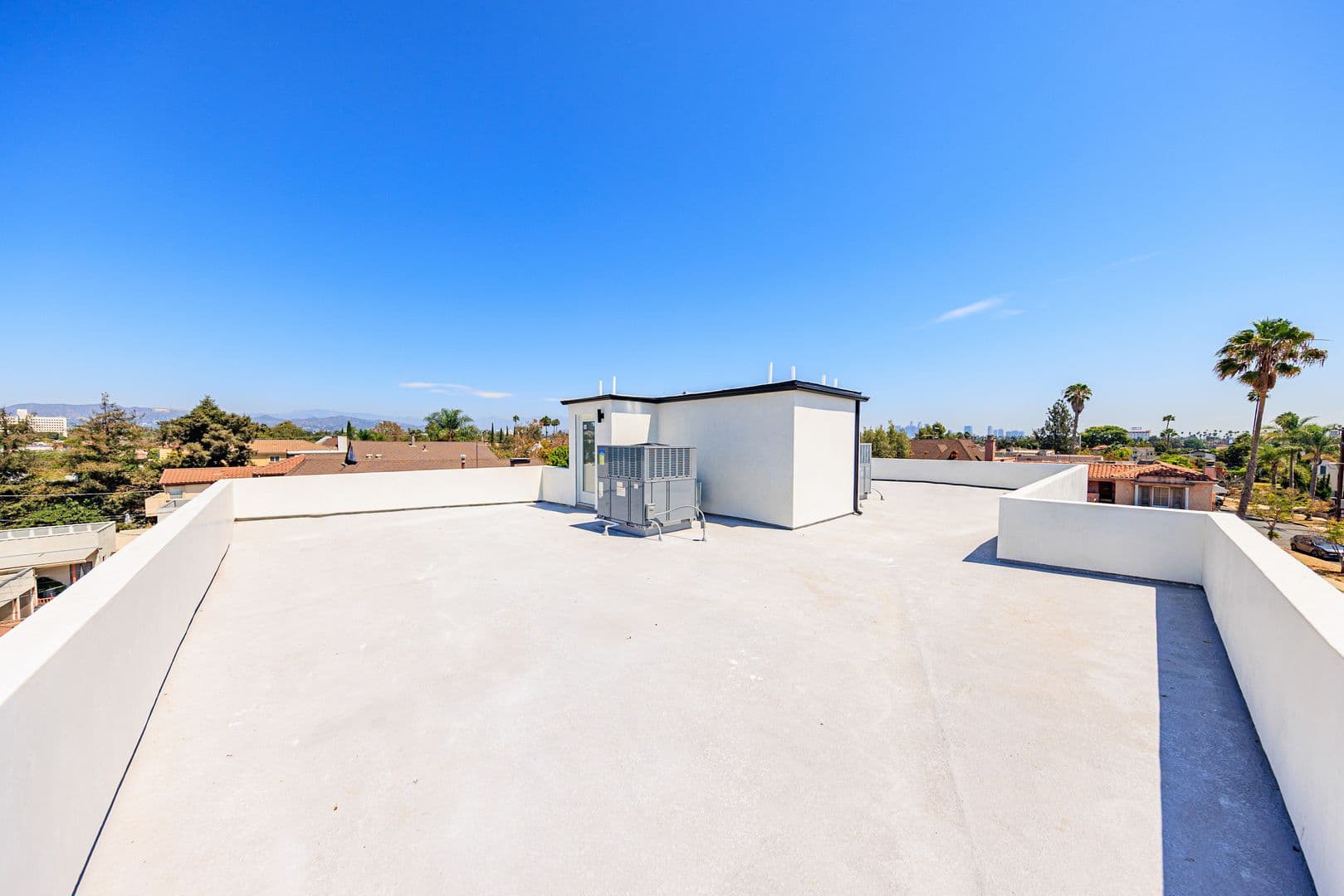 Los Angeles Apartment: 1259 S. Longwood Ave