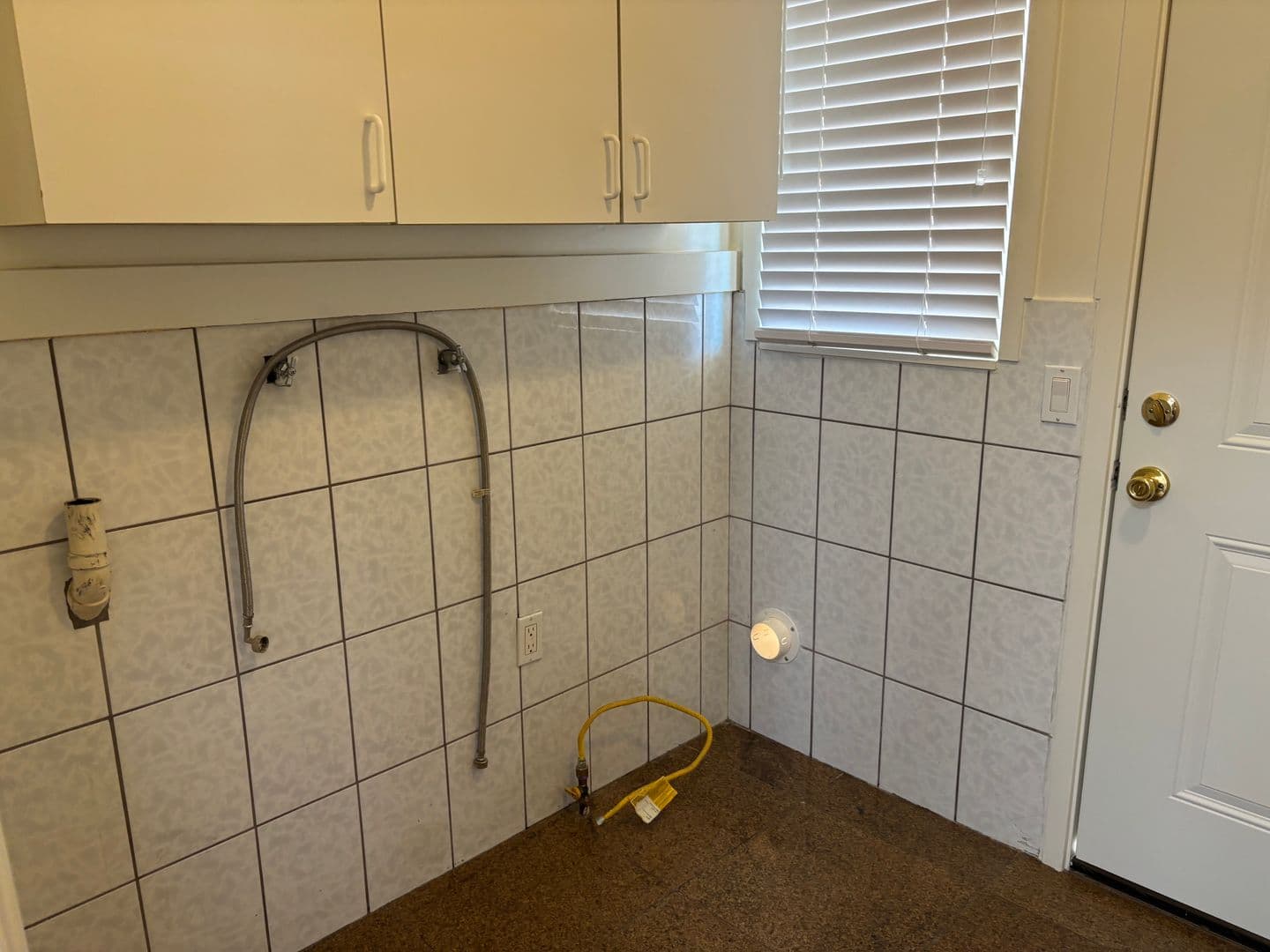 Sun Valley House: 11248 Lull Street