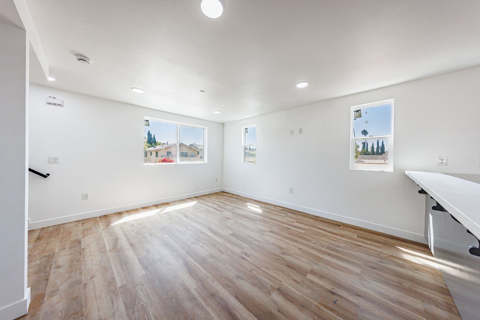 Los Angeles Townhome: 5327 Geer St