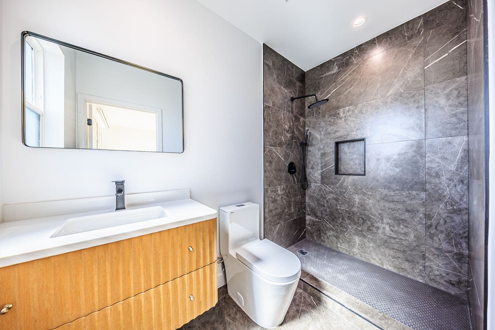 Los Angeles Apartment: 1021 S. Citrus Ave.