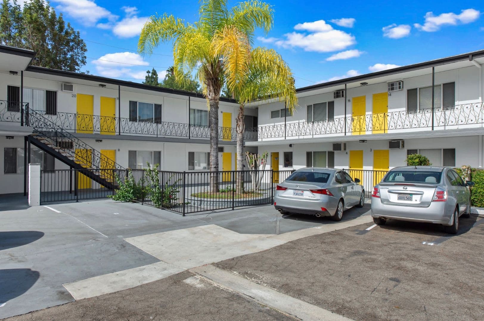 North Hollywood Apartment: 10926 Hortense St