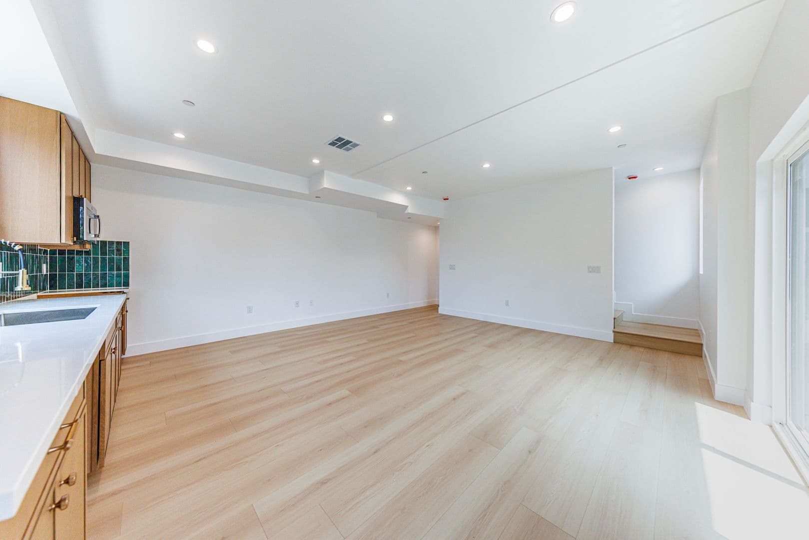 Los Angeles Apartment: 1065 S. Corning St