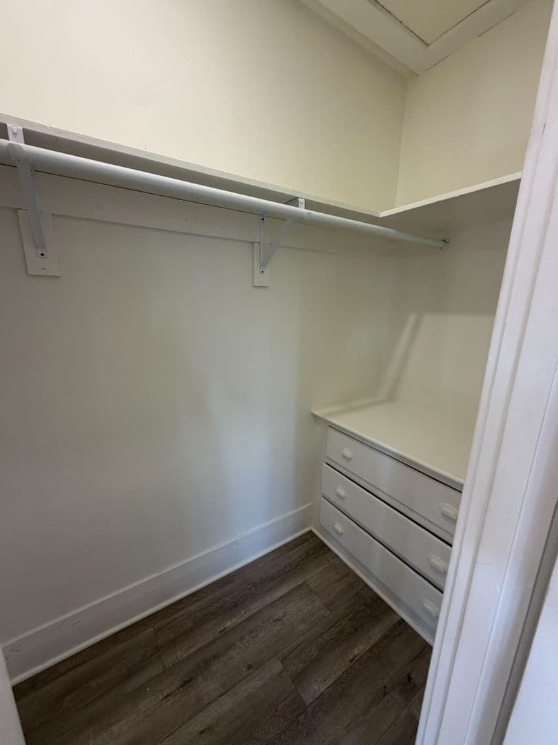 Los Angeles Apartment: 1112 Browning Blvd
