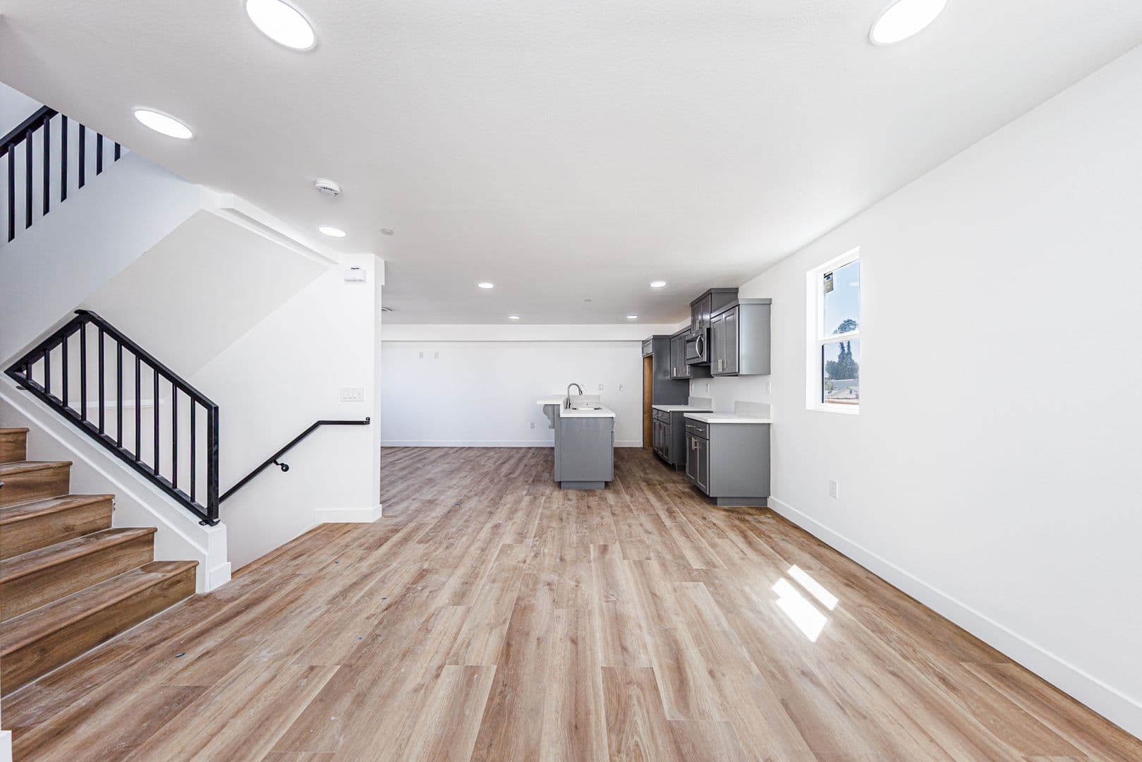 Los Angeles Townhome: 5327 Geer St