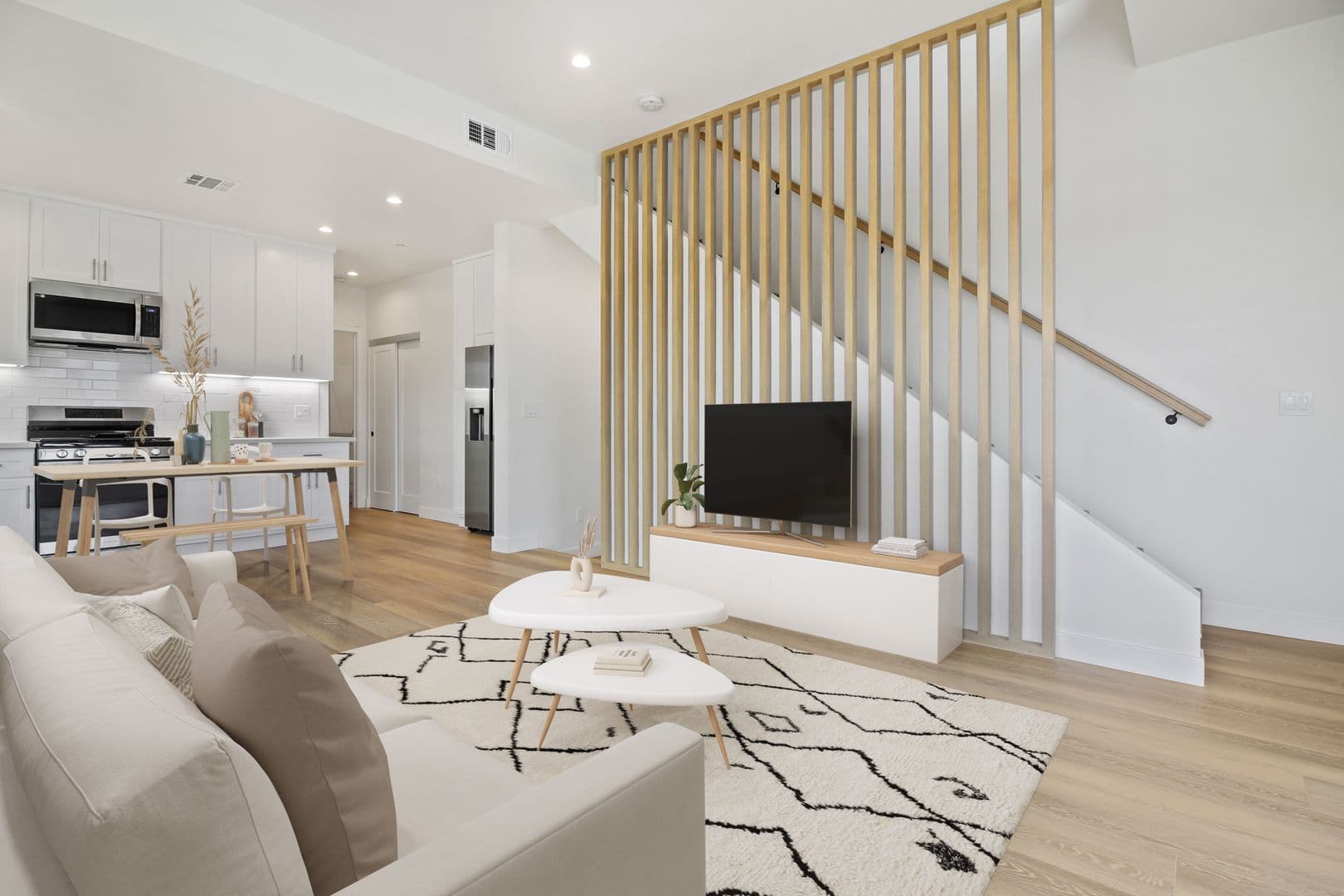 Los Angeles Apartment: 3460 Virginia Rd