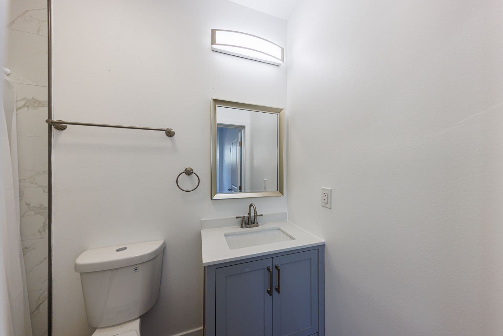 Los Angeles Townhome: 5327 Geer St