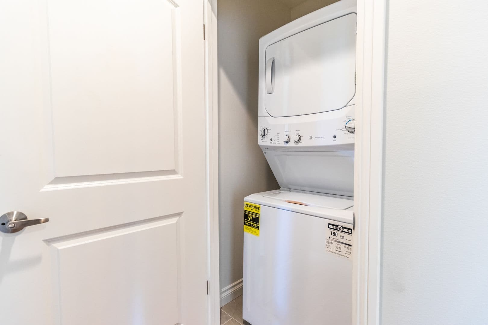 Los Angeles Apartment: 1737 S Longwood Ave