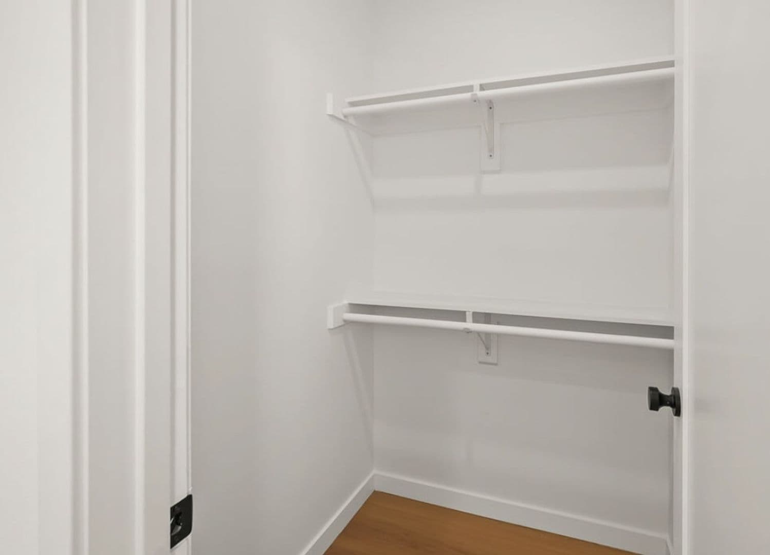 Los Angeles Apartment: 1731 S New Hampshire Ave