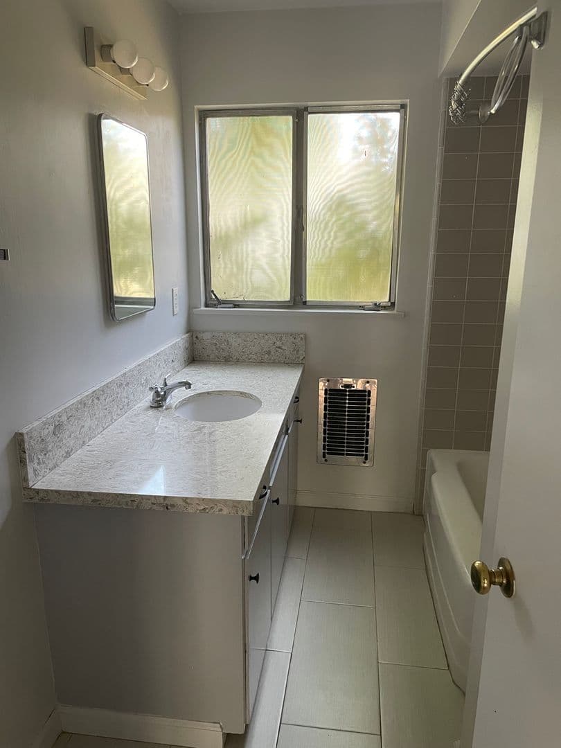 Pasadena Apartment: 295 W California Blvd