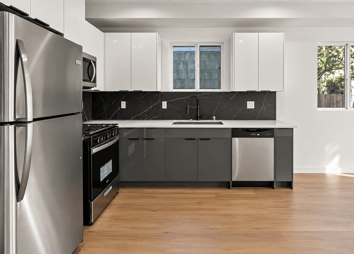 Los Angeles Apartment: 1731 S New Hampshire Ave