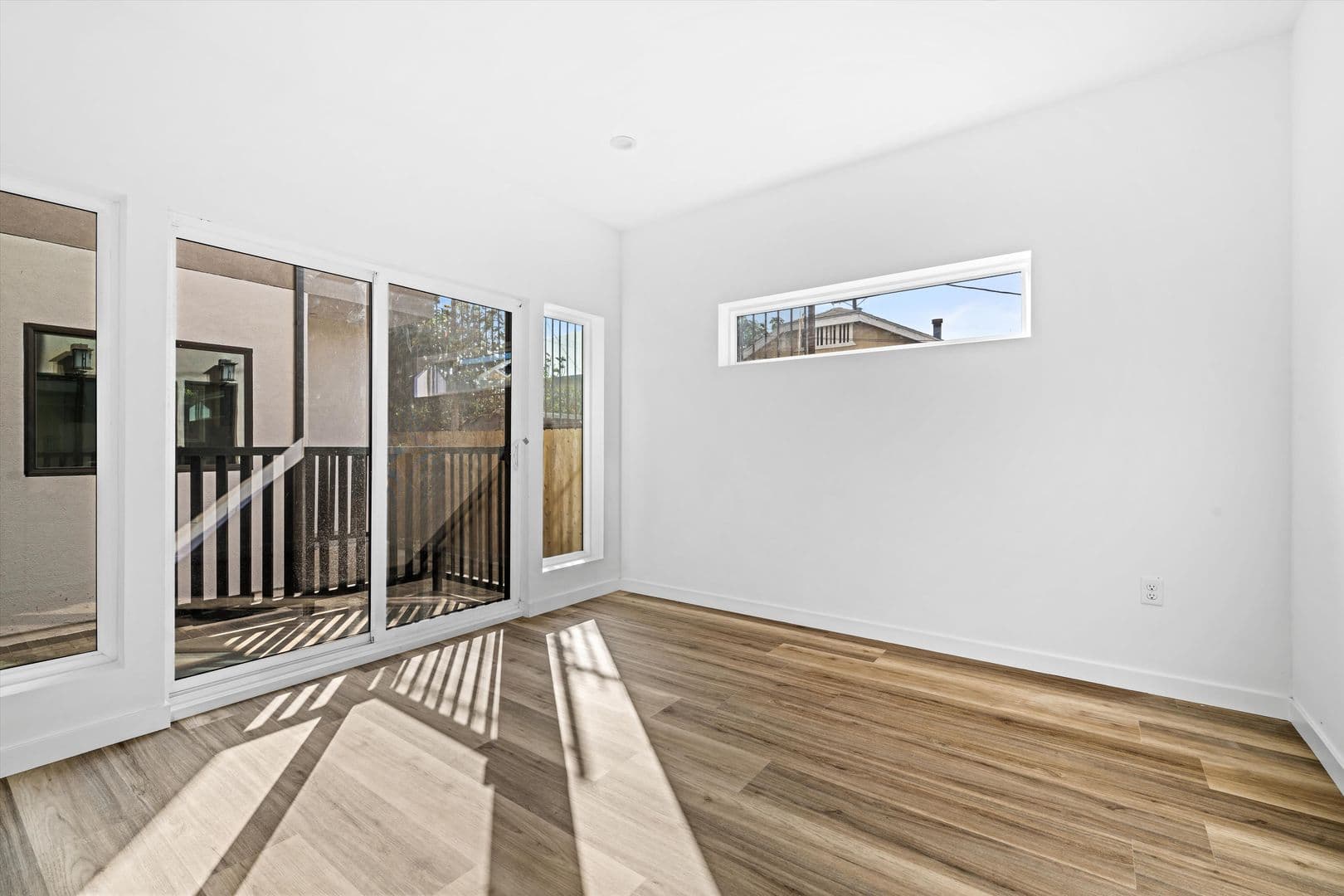 Los Angeles Apartment: 4654 Lomita St