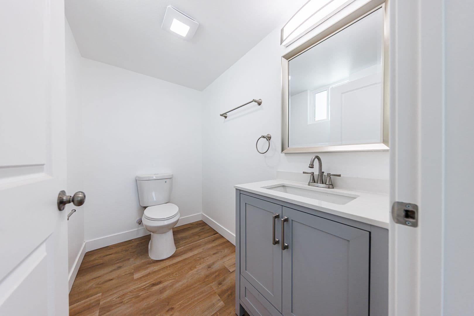 Los Angeles Townhome: 5327 Geer St