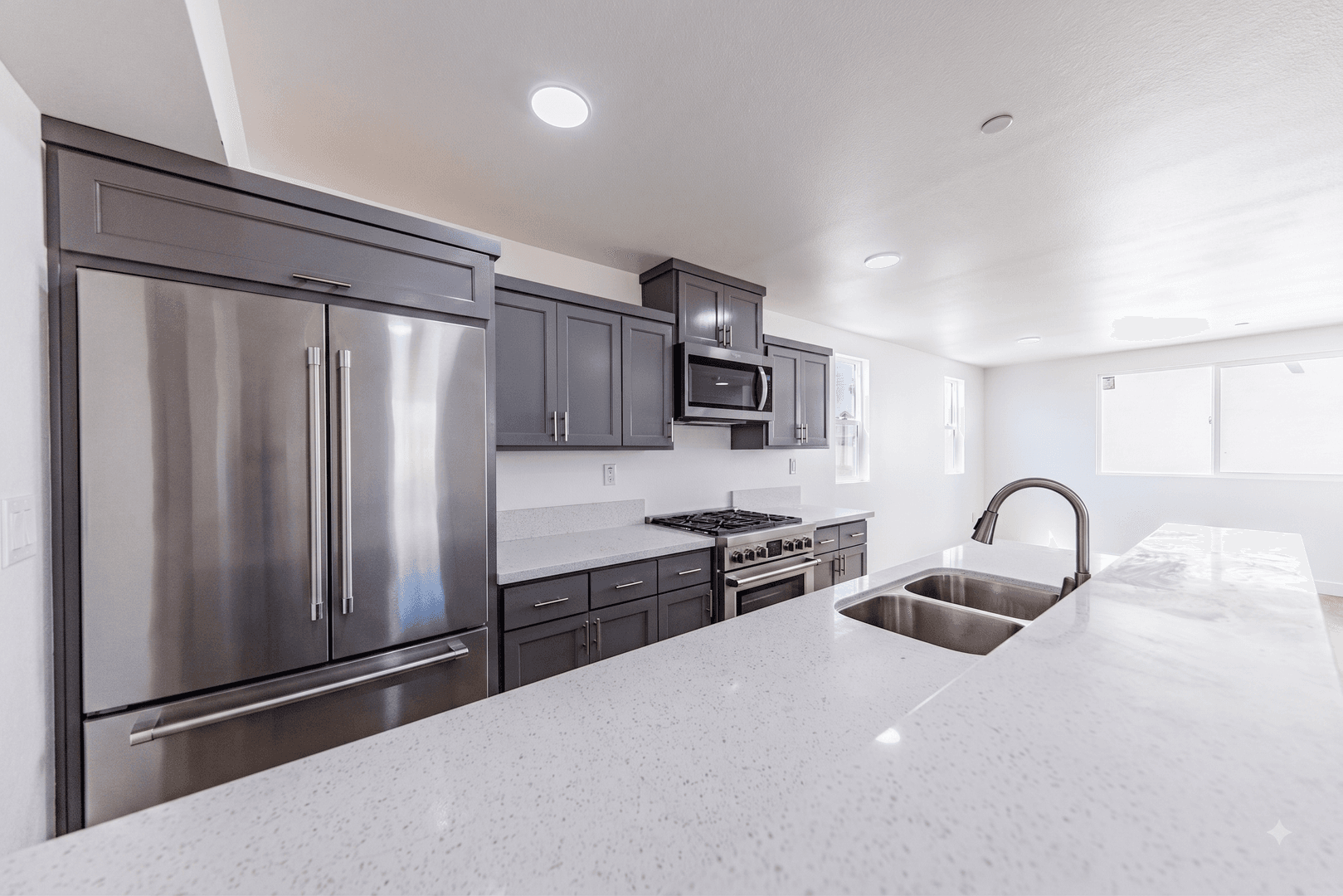 Los Angeles Townhome: 5327 Geer St