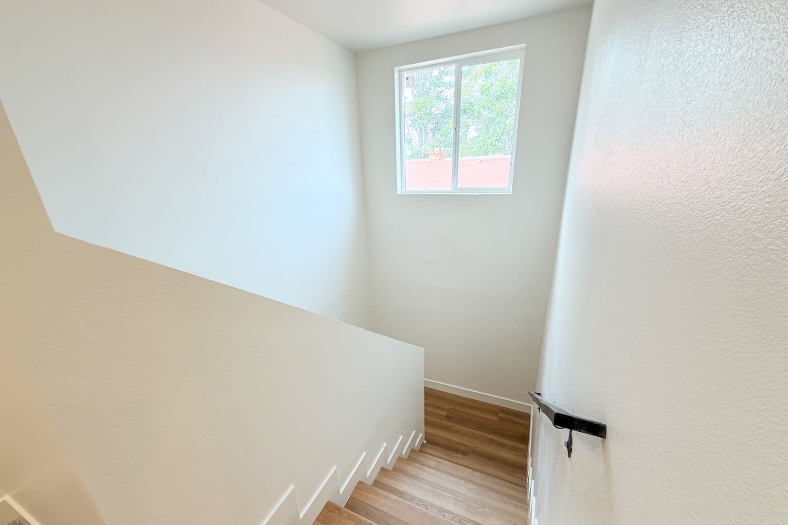 Los Angeles Apartment: 4323 Honduras St