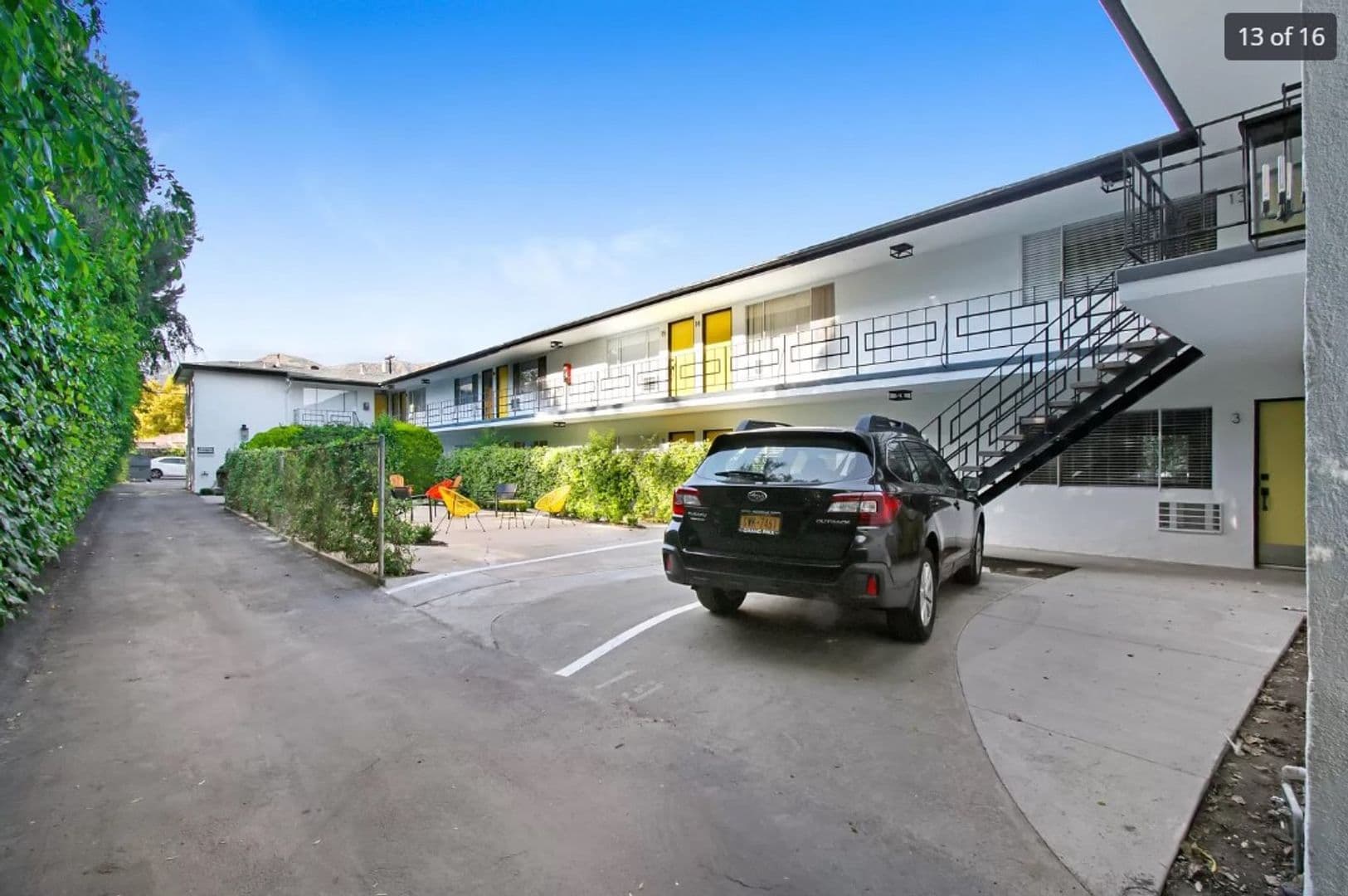 Burbank Apartment: 2001 Peyton Ave