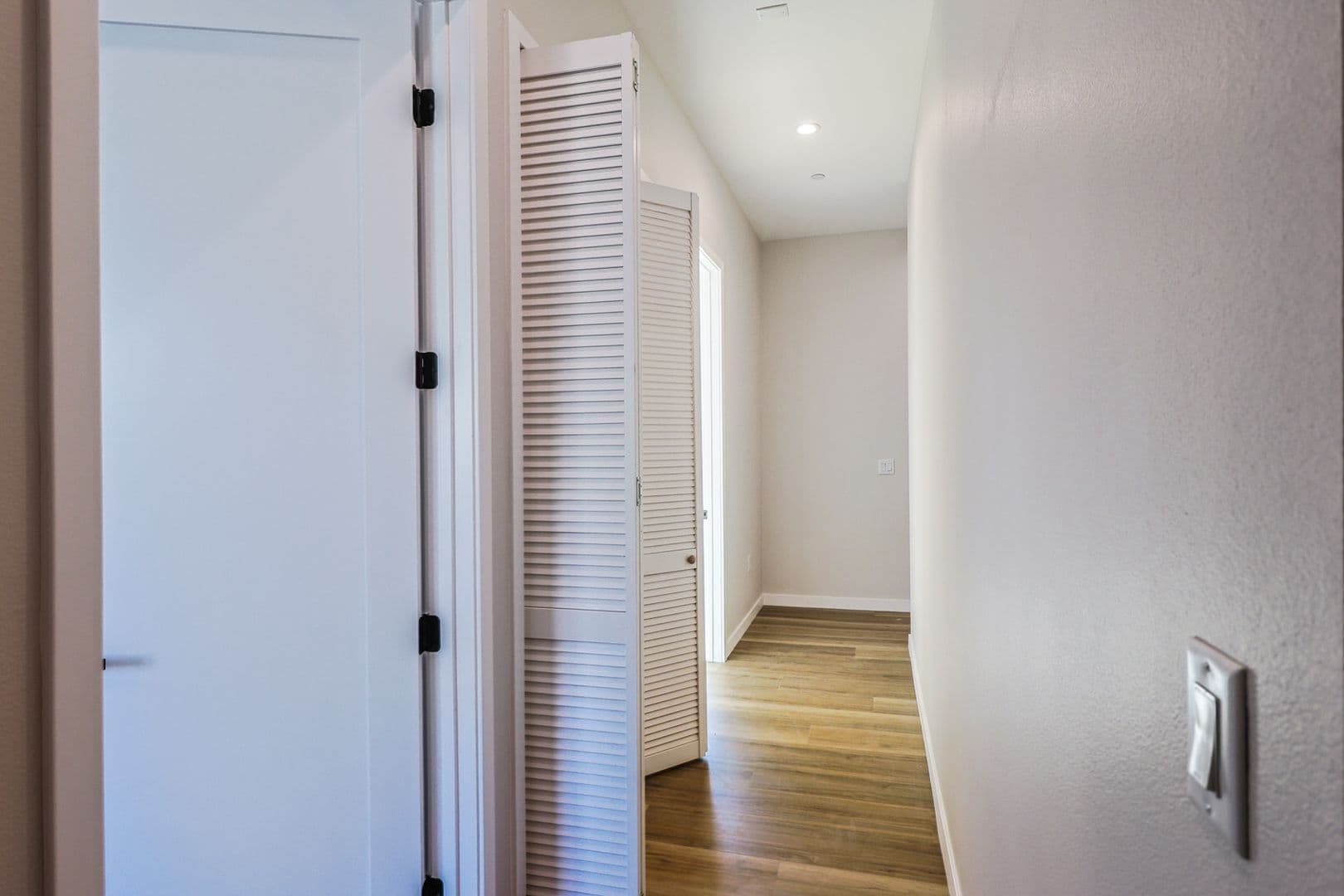 Los Angeles Apartment: 5517 Glennie Ln
