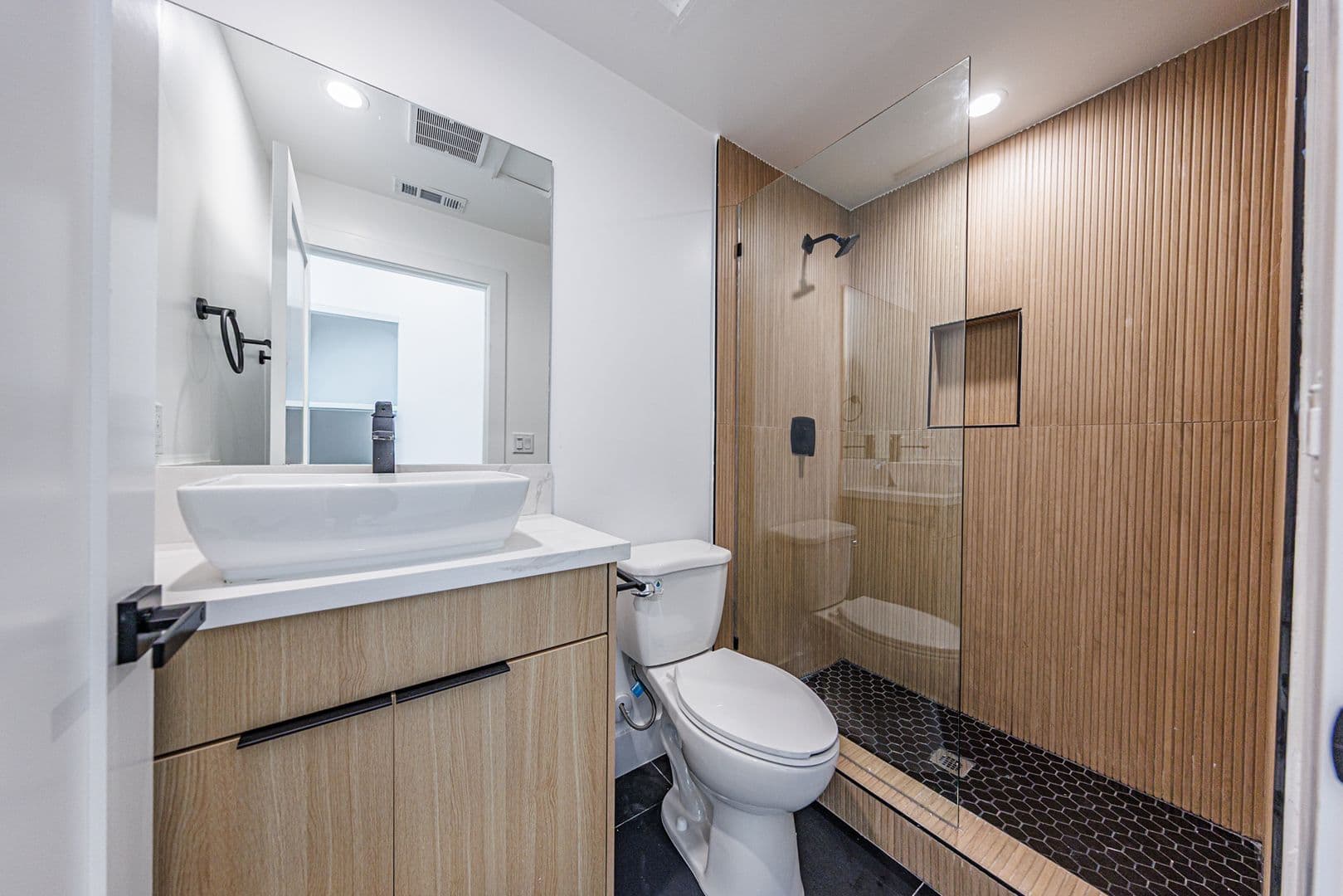 Los Angeles Apartment: 1065 S. Corning St
