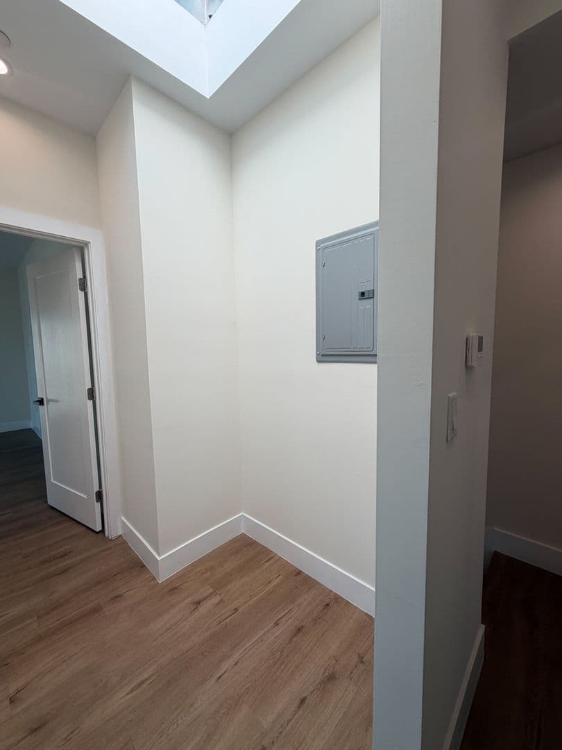 Los Angeles Apartment: 4512 St. Elmo Dr