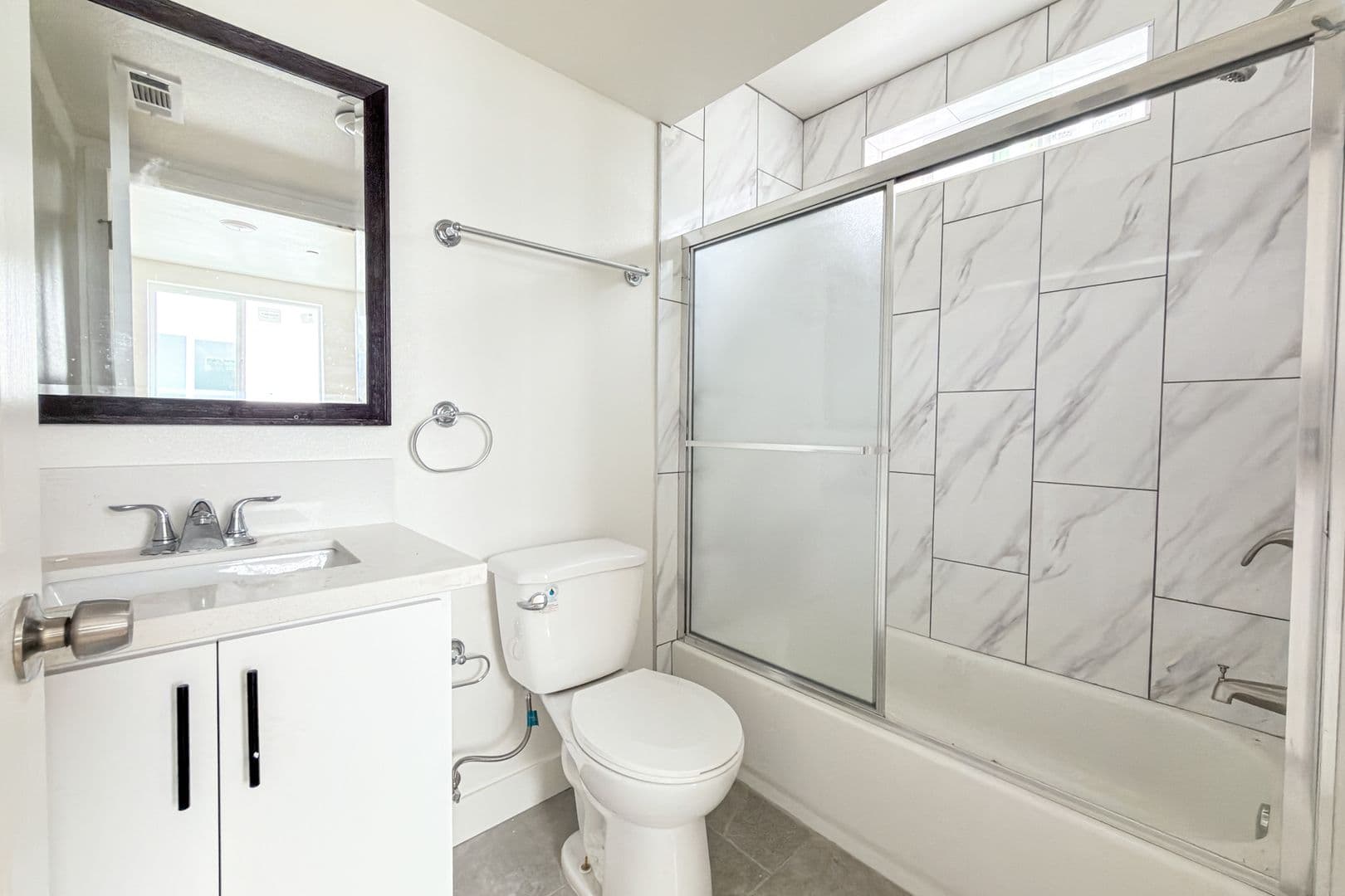 Los Angeles Apartment: 4323 Honduras St