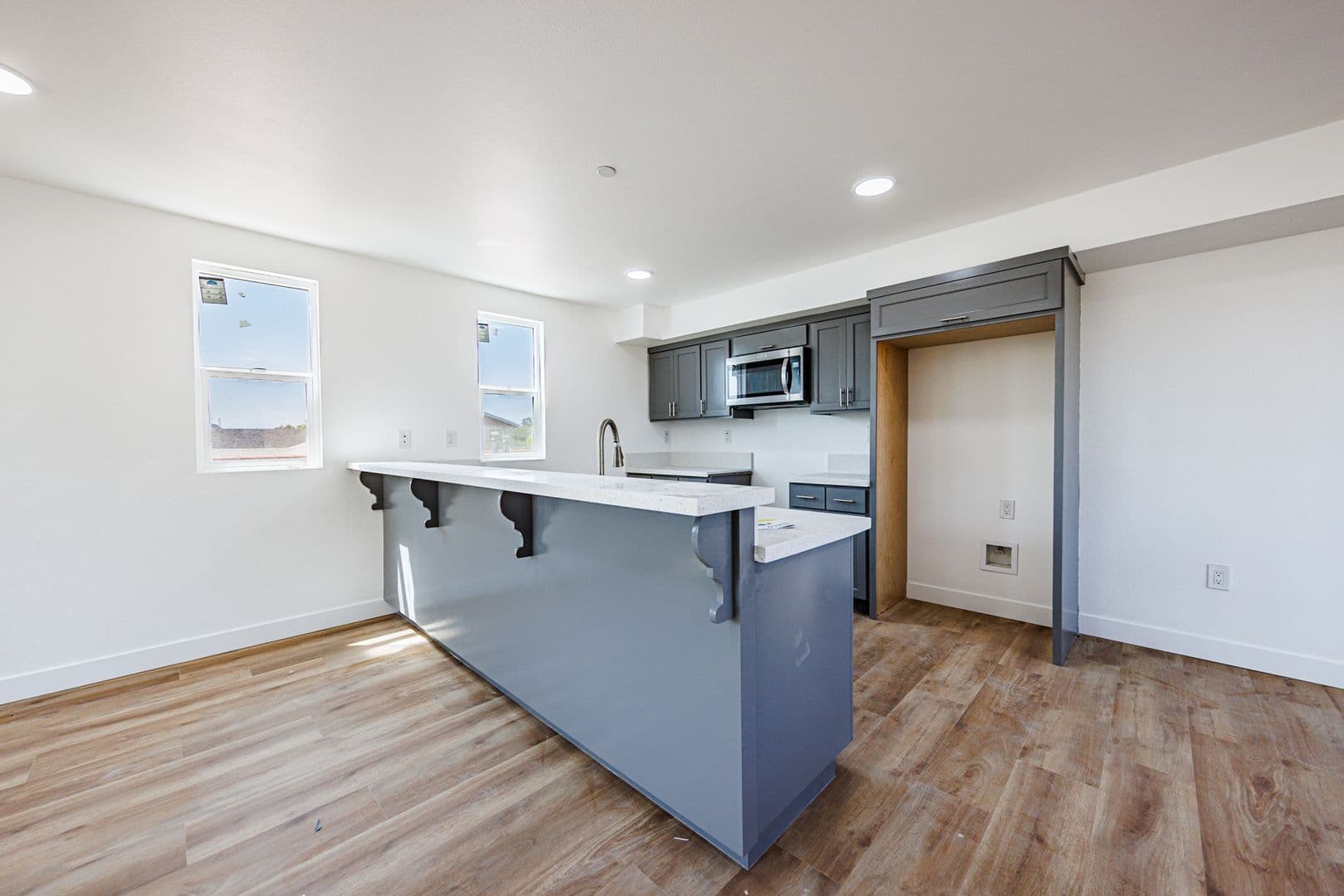 Los Angeles Townhome: 5327 Geer St