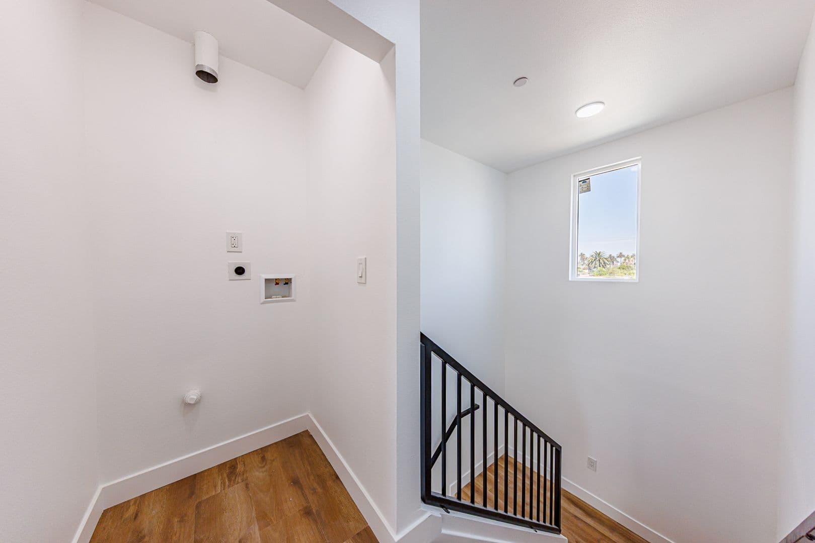 Los Angeles Townhome: 5327 Geer St