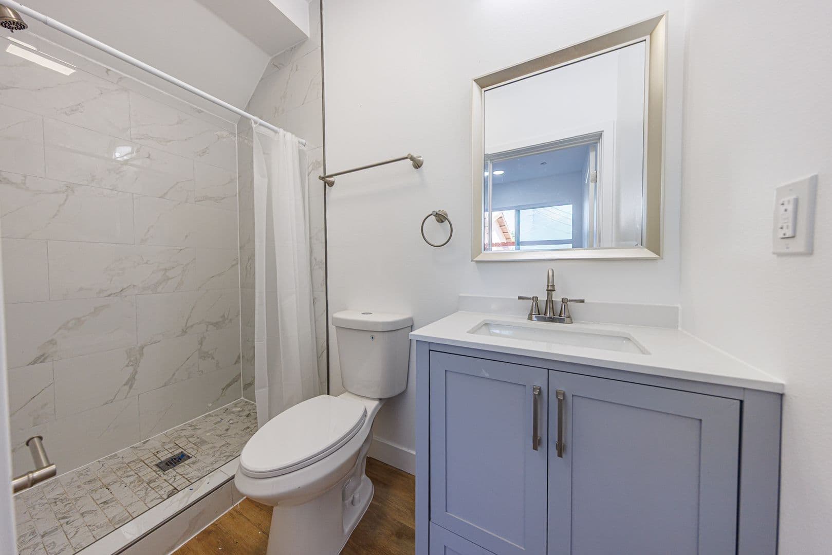 Los Angeles Townhome: 5327 Geer St