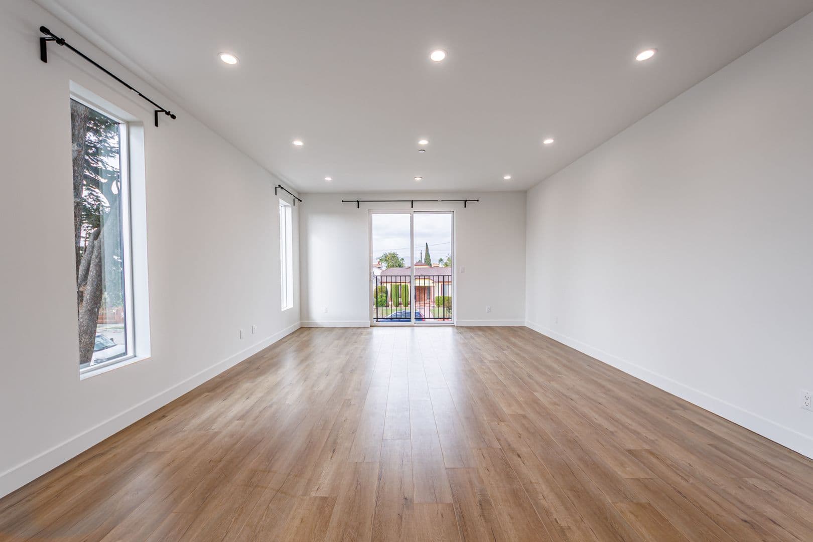 Los Angeles Apartment: 4514 Lomita St