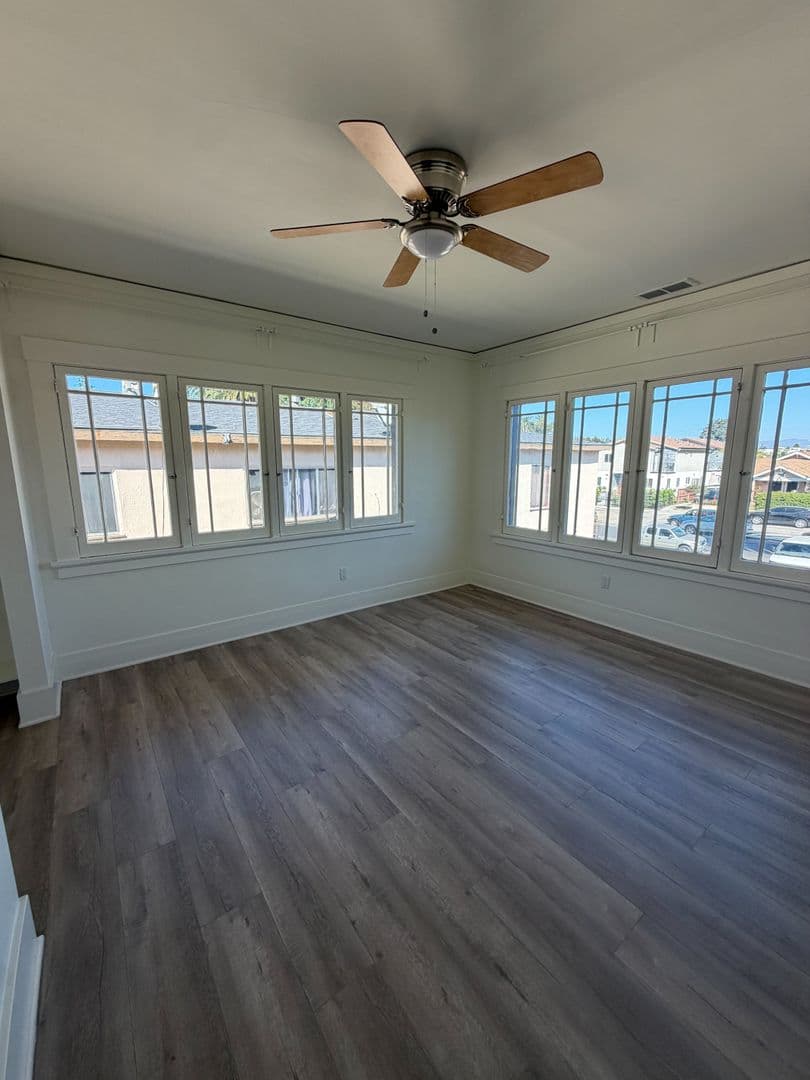 Los Angeles Apartment: 1112 Browning Blvd
