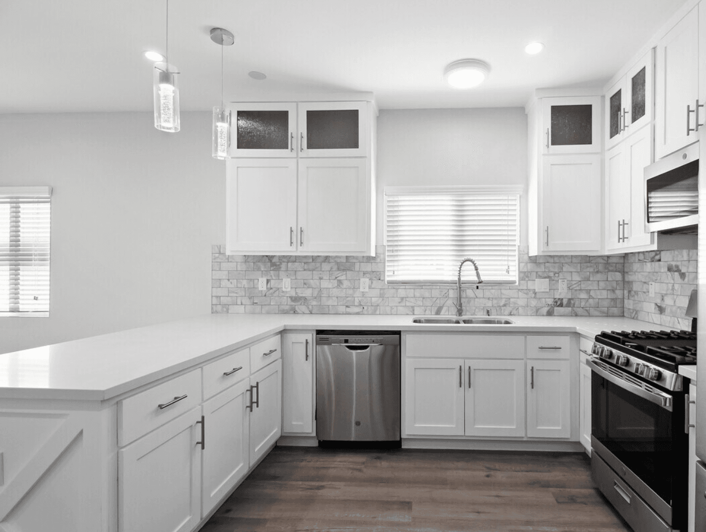 North Hollywood Apartment: 6841 Radford Ave