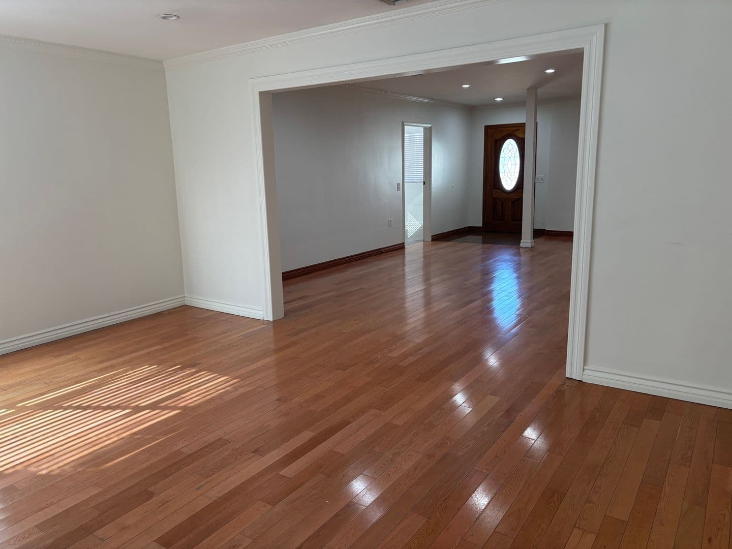 Sun Valley House: 11248 Lull Street