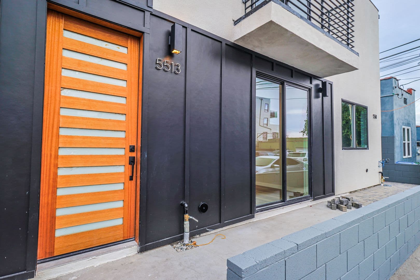 Los Angeles Apartment: 5517 Glennie Ln