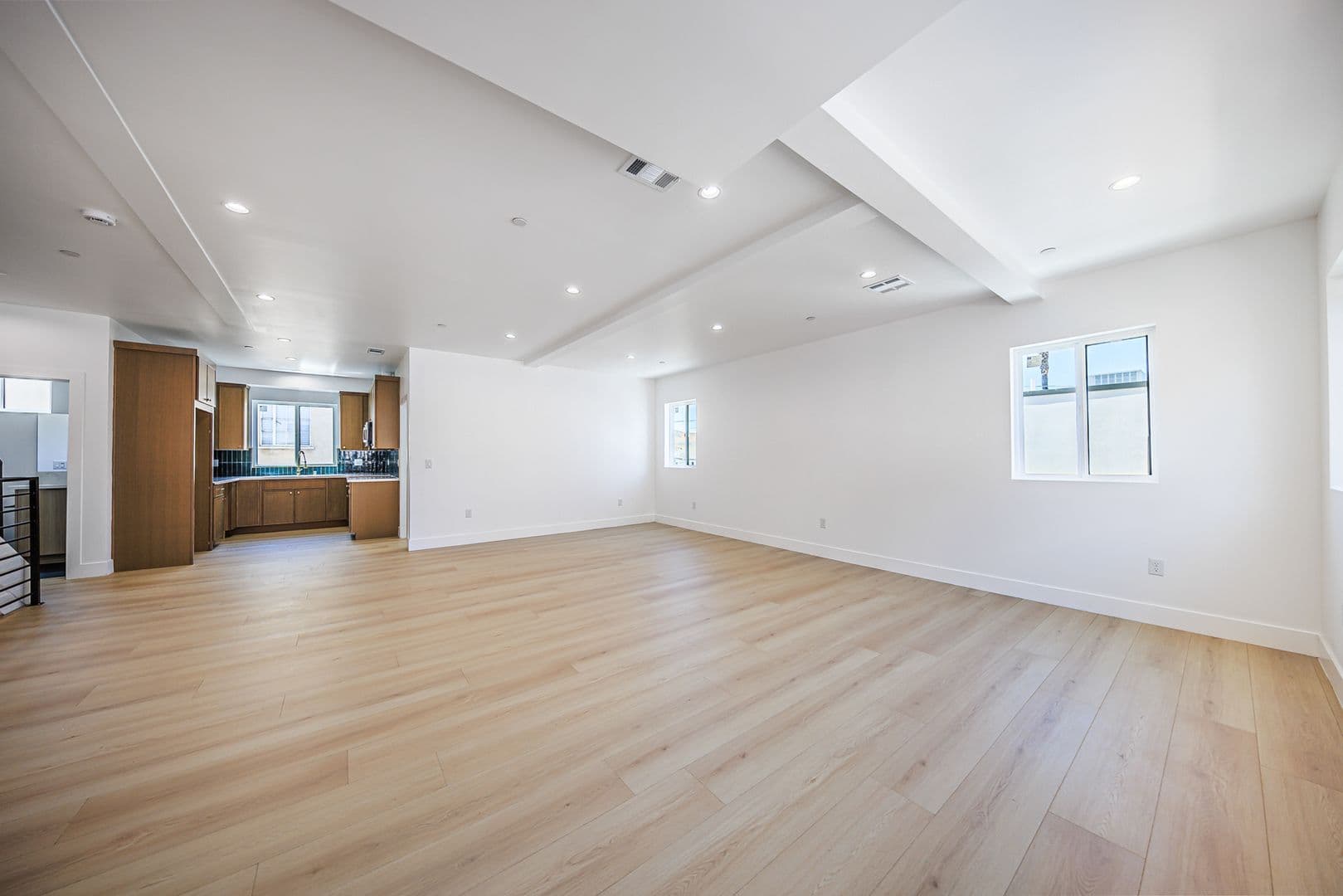 Los Angeles Apartment: 1259 S. Longwood Ave