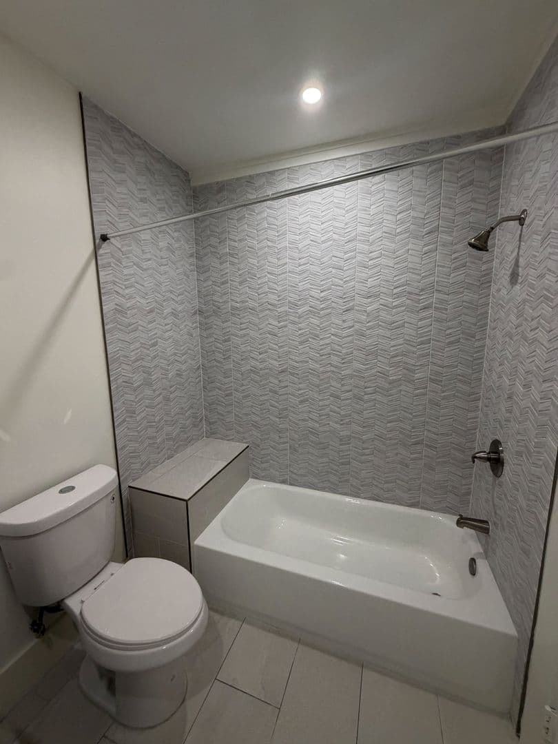 Los Angeles Apartment: 1112 Browning Blvd