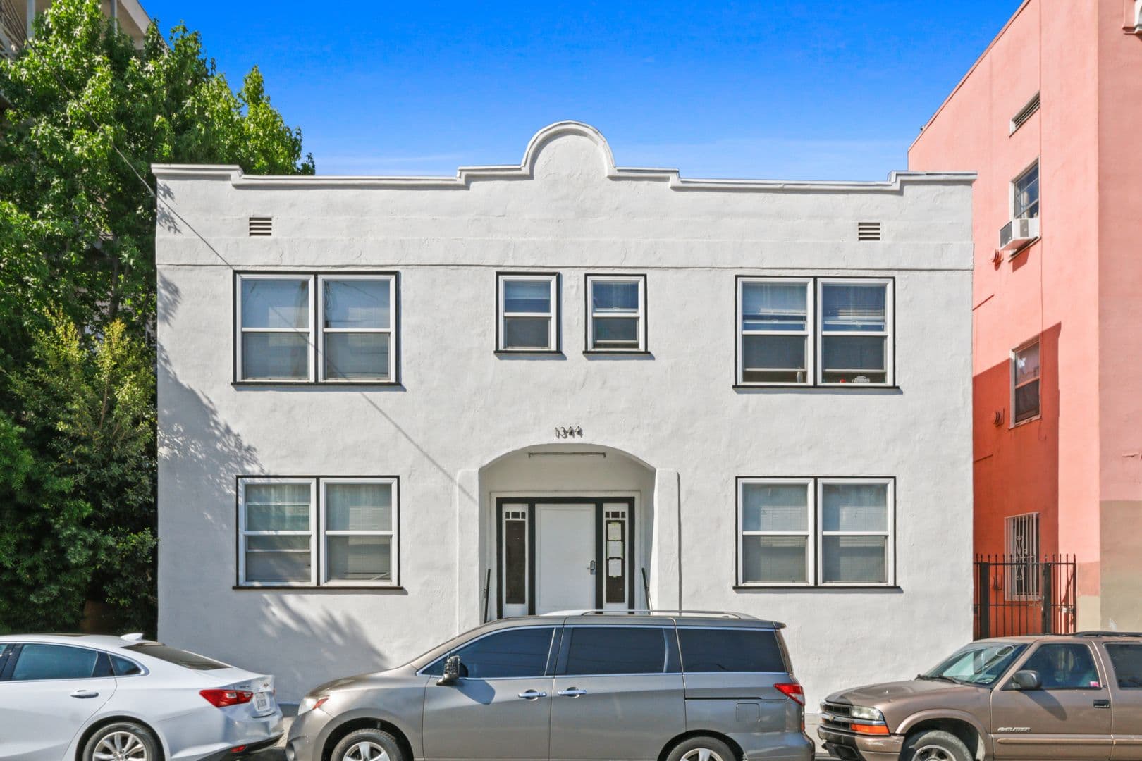Los Angeles Apartment: 1346 4th St