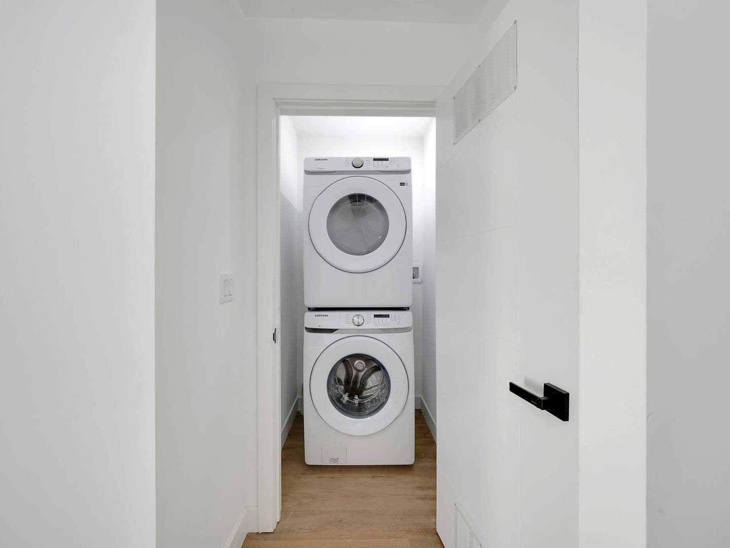 Los Angeles Apartment: 1856 S. Redondo Blvd