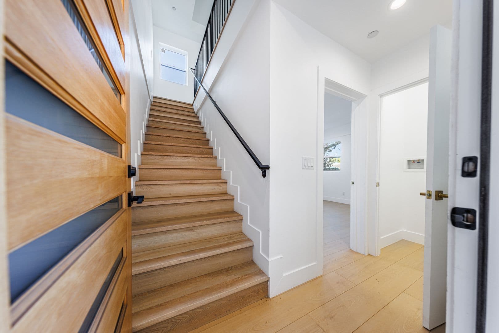 Sherman Oaks Apartment: 5931 Woodman Ave