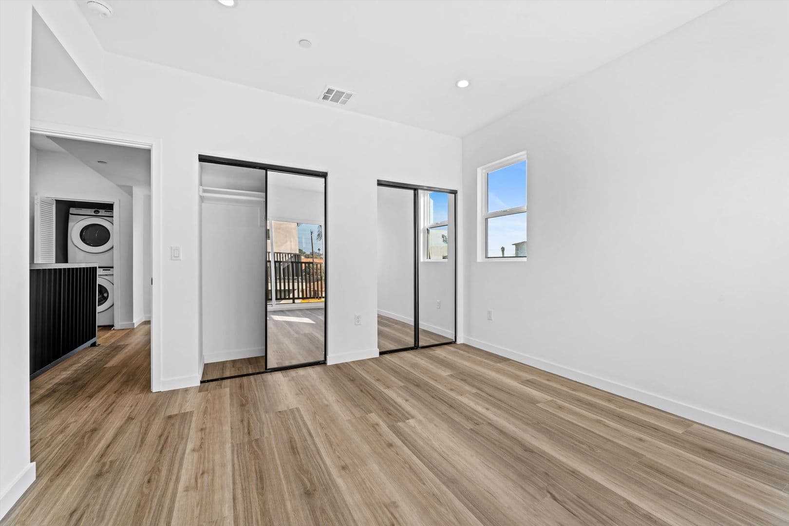 Los Angeles Apartment: 4654 Lomita St