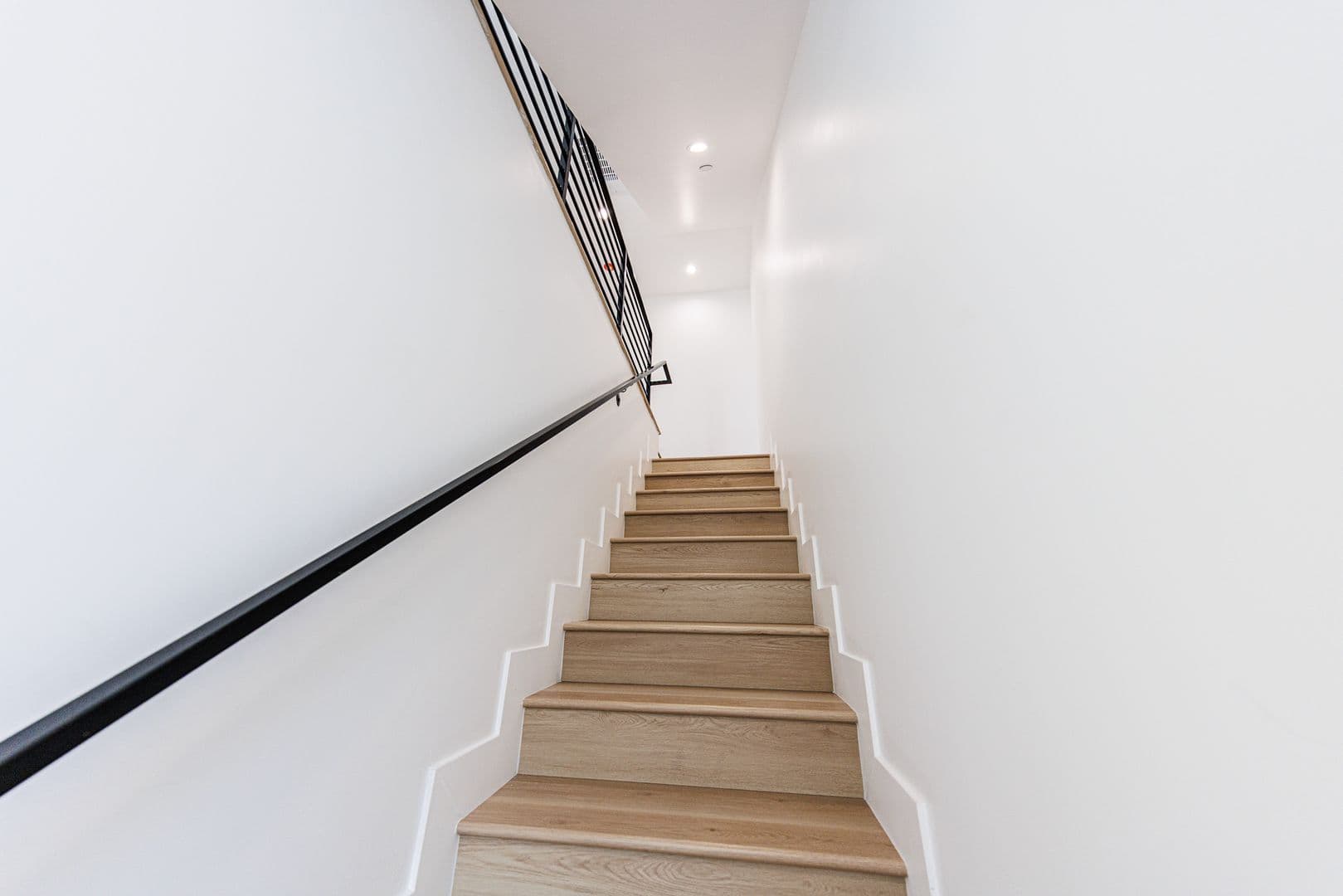 Los Angeles Apartment: 1065 S. Corning St