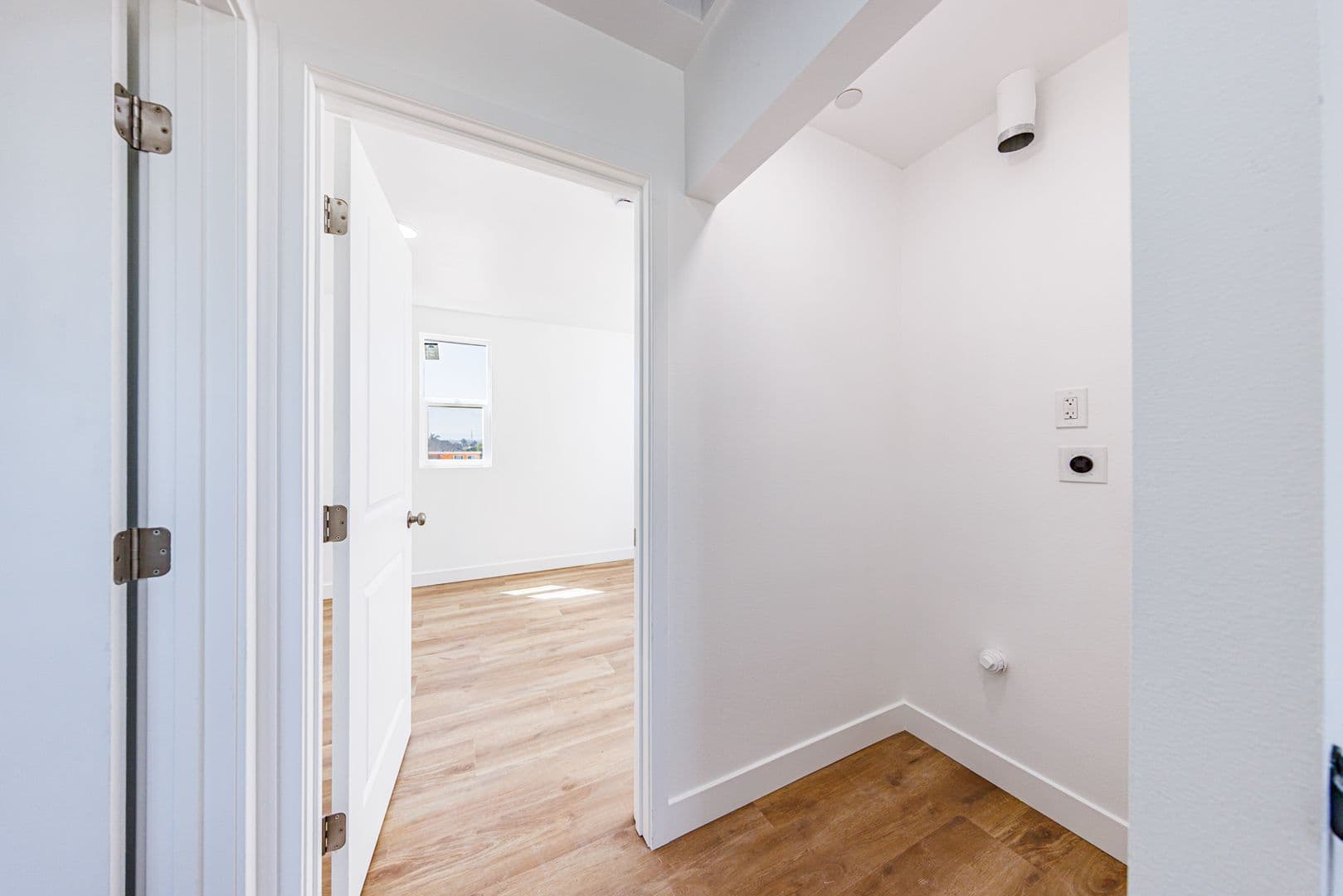 Los Angeles Townhome: 5327 Geer St